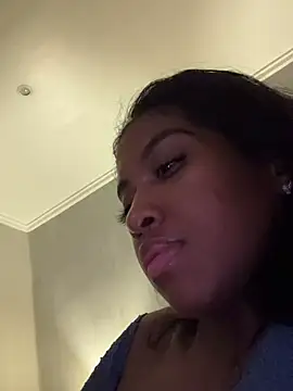 Snapshot of IamCrystal2 chatting on 11, 12, 2024 IamCrystal2 online show from 11, 12, 2024