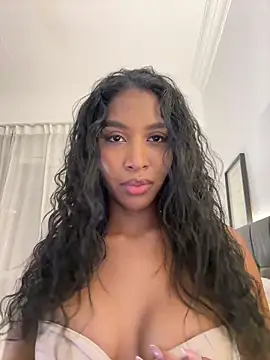 IamCrystal2 online show from 15, 5, 2026