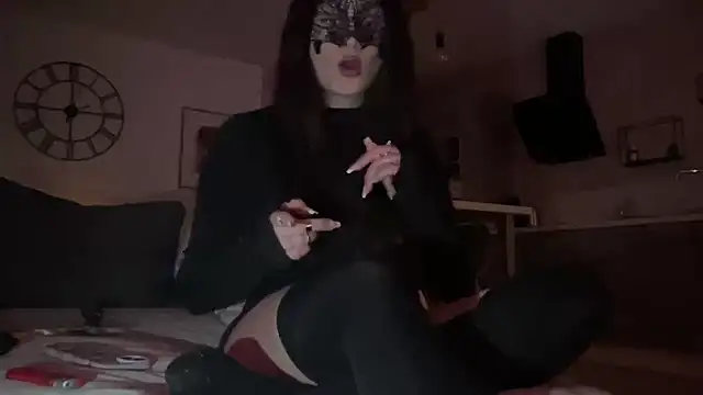 Snapshot of DominaCat75 chatting on 18, 12, 2024 DominaCat75 online show from 18, 12, 2024