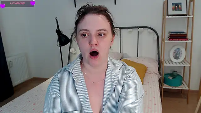 Lella Ryann  online show from 13, 6, 2026