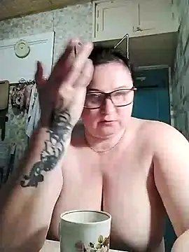 Holly-69 online show from 18, 7, 2026
