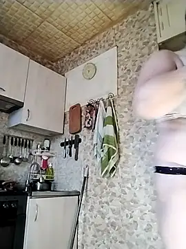 Snapshot of Holly-69 chatting on 21, 11, 2025 Holly-69 online show from 21, 11, 2025