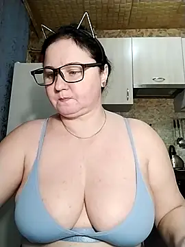 Holly-69 online show from 4, 4, 2026