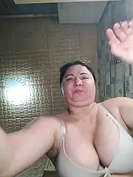 Snapshot of Holly-69 chatting on 20, 11, 2025 Holly-69 online show from 20, 11, 2025