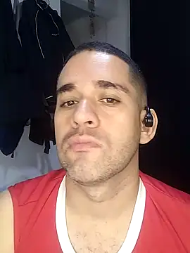 Snapshot of CRISTHIAN_GREY01 chatting on 14, 3, 2025 CRISTHIAN GREY01 online show from 14, 3, 2025