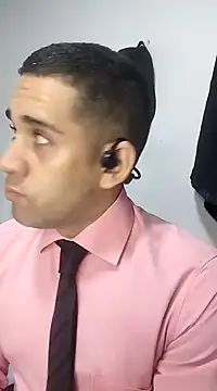 Snapshot of CRISTHIAN_GREY01 chatting on 31, 1, 2025 CRISTHIAN GREY01 online show from 31, 1, 2025