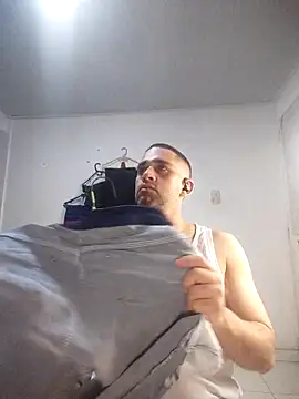 Snapshot of CRISTHIAN_GREY01 chatting on 28, 11, 2025 CRISTHIAN GREY01 online show from 28, 11, 2025