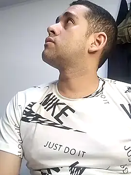 Snapshot of CRISTHIAN_GREY01 chatting on 7, 2, 2025 CRISTHIAN GREY01 online show from 7, 2, 2025