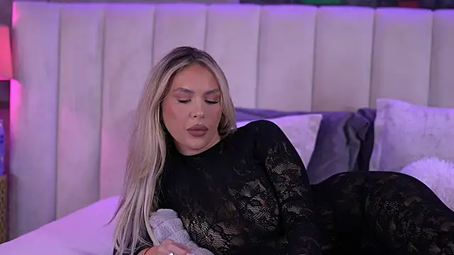 SelenaFrost online show from 10, 3, 2026