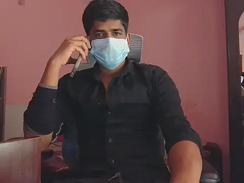 KissesBoyAD online show from 9, 11, 2025