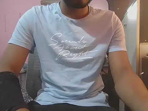 KissesBoyAD online show from 1, 12, 2025