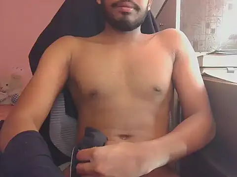 KissesBoyAD online show from 5, 1, 2026