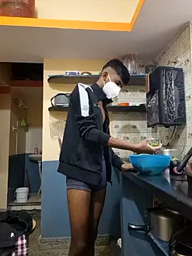 KissesBoyAD online show from 13, 12, 2024