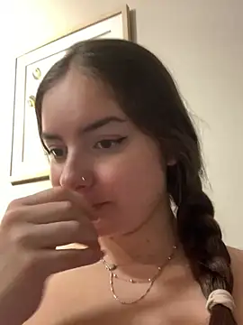 imlindapink online show from 24, 2, 2025