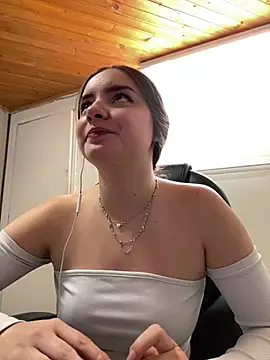 imlindapink online show from 3, 3, 2025