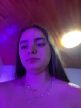 imlindapink online show from 13, 3, 2025