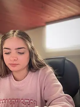 imlindapink online show from 4, 11, 2025