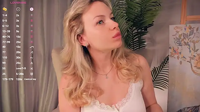 Snapshot of ElizavecaSunrise chatting on 23, 7, 2026 ElizavecaSunrise online show from 23, 7, 2026