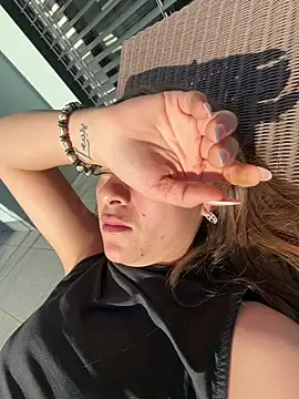 Jessica22years online show from 7, 2, 2026