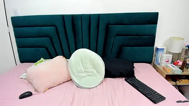 LisaWhite  online show from 3, 3, 2025