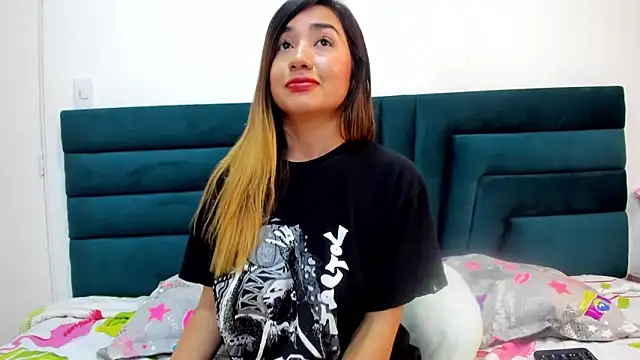 LisaWhite  online show from 11, 3, 2025