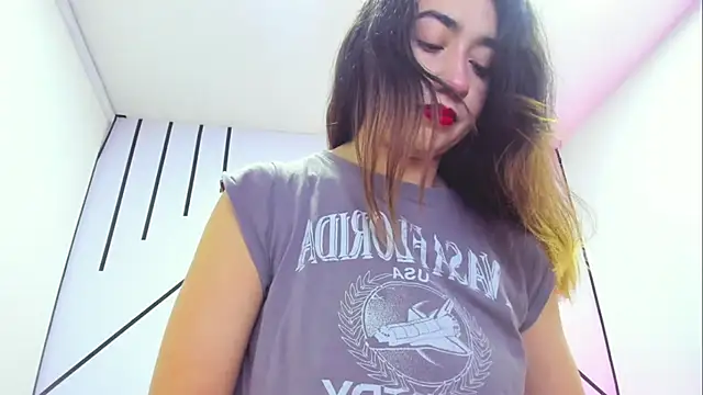 LisaWhite  online show from 10, 11, 2025