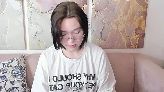 Snapshot of fiamoory chatting on 27, 5, 2026 fiamoory online show from 27, 5, 2026