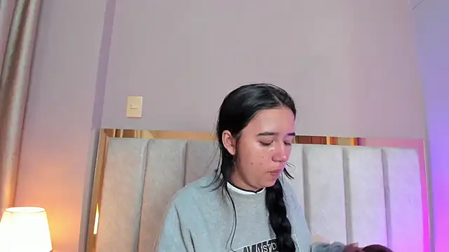 LaraGoldd online show from 7, 2, 2026