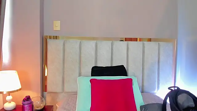 LaraGoldd online show from 11, 11, 2025