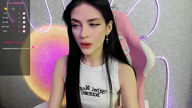 Snapshot of Molly_Crystall chatting on 29, 5, 2026 Molly Crystall online show from 29, 5, 2026