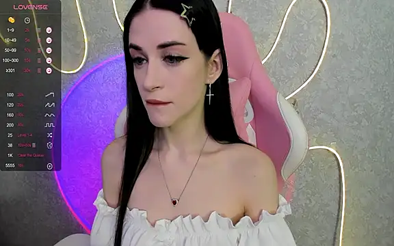Snapshot of Molly_Crystall chatting on 26, 4, 2026 Molly Crystall online show from 26, 4, 2026