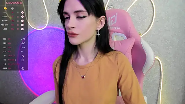 Snapshot of Molly_Crystall chatting on 18, 5, 2026 Molly Crystall online show from 18, 5, 2026