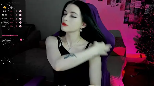 Molly Crystall online show from 15, 1, 2025