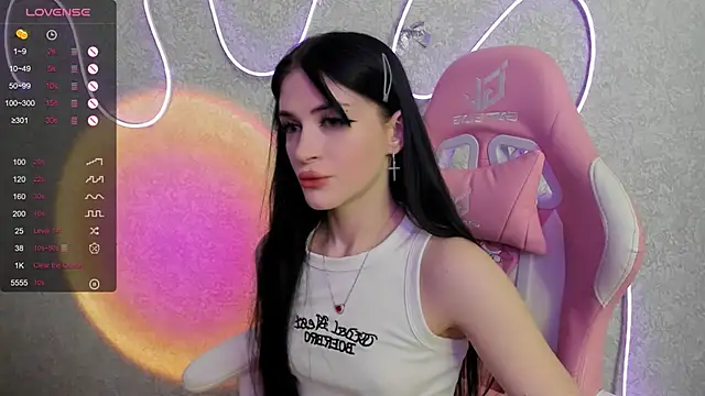 Snapshot of Molly_Crystall chatting on 29, 6, 2026 Molly Crystall online show from 29, 6, 2026