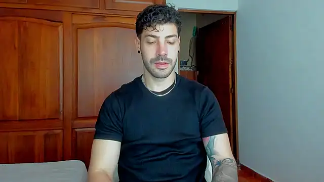 Snapshot of Guyinthemountain chatting on 25, 5, 2026 Guyinthemountain online show from 25, 5, 2026