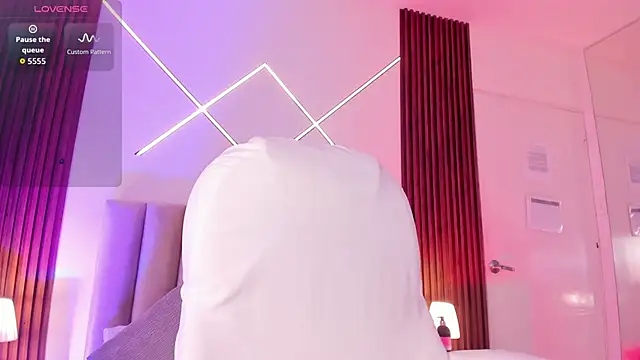 Snapshot of alisson_sanders chatting on 18, 11, 2025 alisson sanders online show from 18, 11, 2025