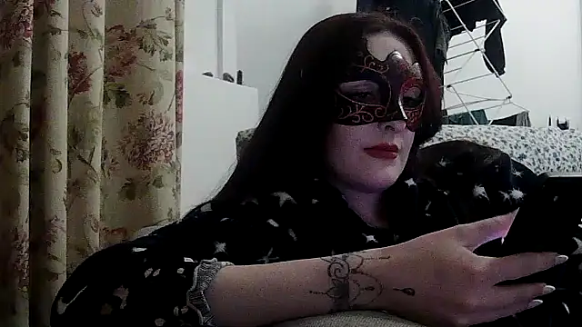 LexiSnowUK online show from 21, 4, 2026