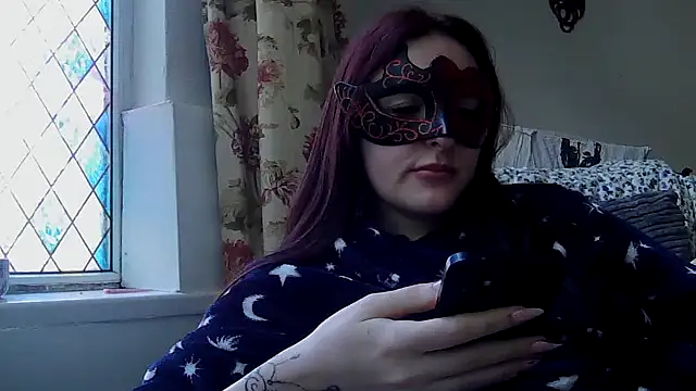 LexiSnowUK online show from 28, 4, 2026