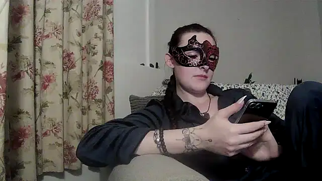 LexiSnowUK online show from 13, 4, 2026