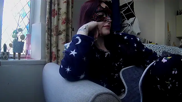 LexiSnowUK online show from 20, 4, 2026