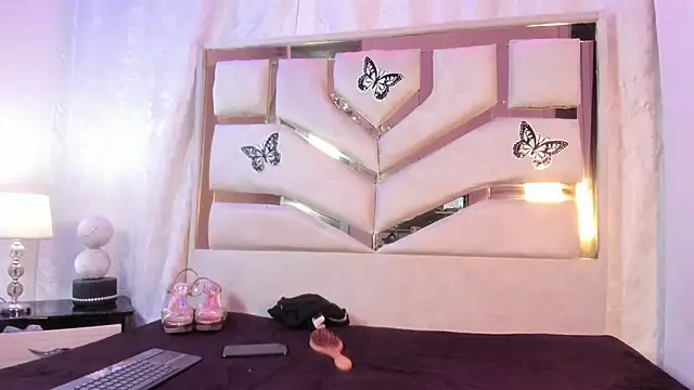 Strella ferrera online show from 8, 3, 2026