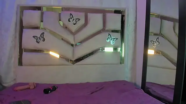 Strella ferrera online show from 11, 4, 2026