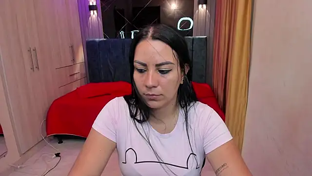 Julia Ahnn online show from 2, 10, 2025