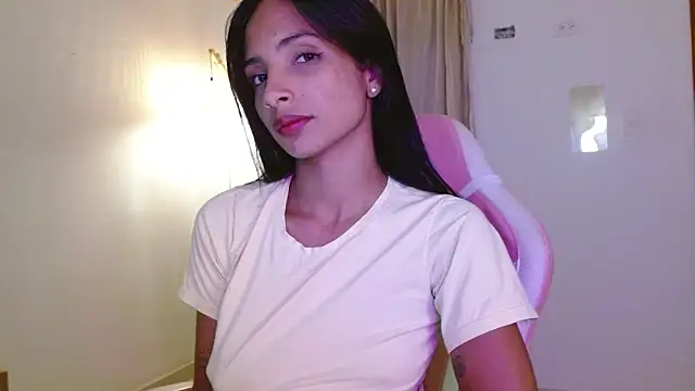 AnnitaSerna  online show from 11, 4, 2026