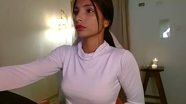 AnnitaSerna  online show from 8, 4, 2026