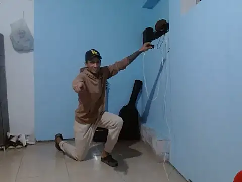 latino hotxxx online show from 15, 1, 2026