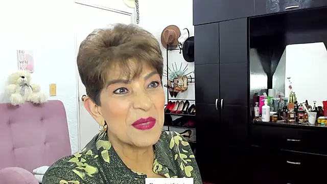 Snapshot of Angelina_Stone_65 chatting on 18, 10, 2025 Angelina Stone 65 online show from 18, 10, 2025