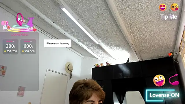 Snapshot of Angelina_Stone_65 chatting on 8, 10, 2025 Angelina Stone 65 online show from 8, 10, 2025