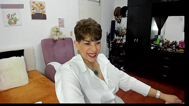 Snapshot of Angelina_Stone_65 chatting on 15, 11, 2025 Angelina Stone 65 online show from 15, 11, 2025