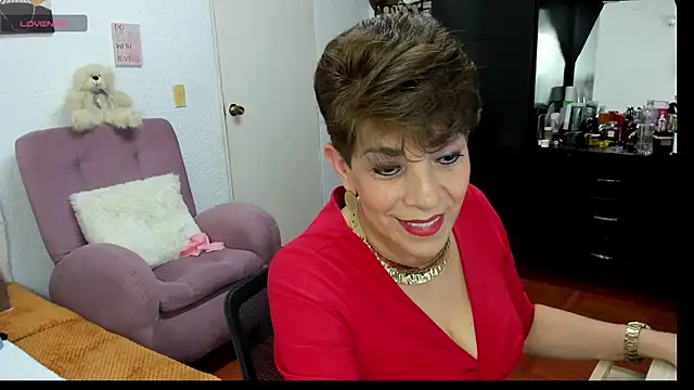 Snapshot of Angelina_Stone_65 chatting on 11, 11, 2025 Angelina Stone 65 online show from 11, 11, 2025